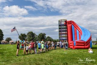 Inflatable slide 